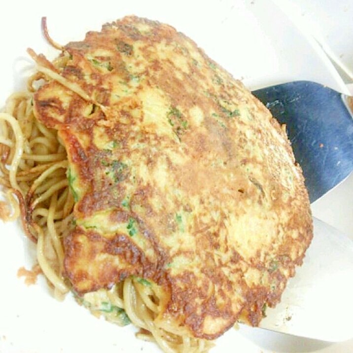 焼きそばで★ボリュームたっぷりもちもちモダン焼き★